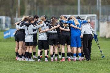 Bild 30 - wBJ Hamburger SV - Eimsbuettler TV : Ergebnis: 4:0